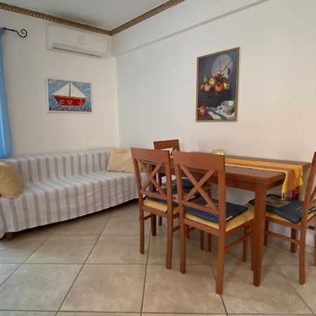 ניי פורי Roula Apartment מראה חיצוני תמונה